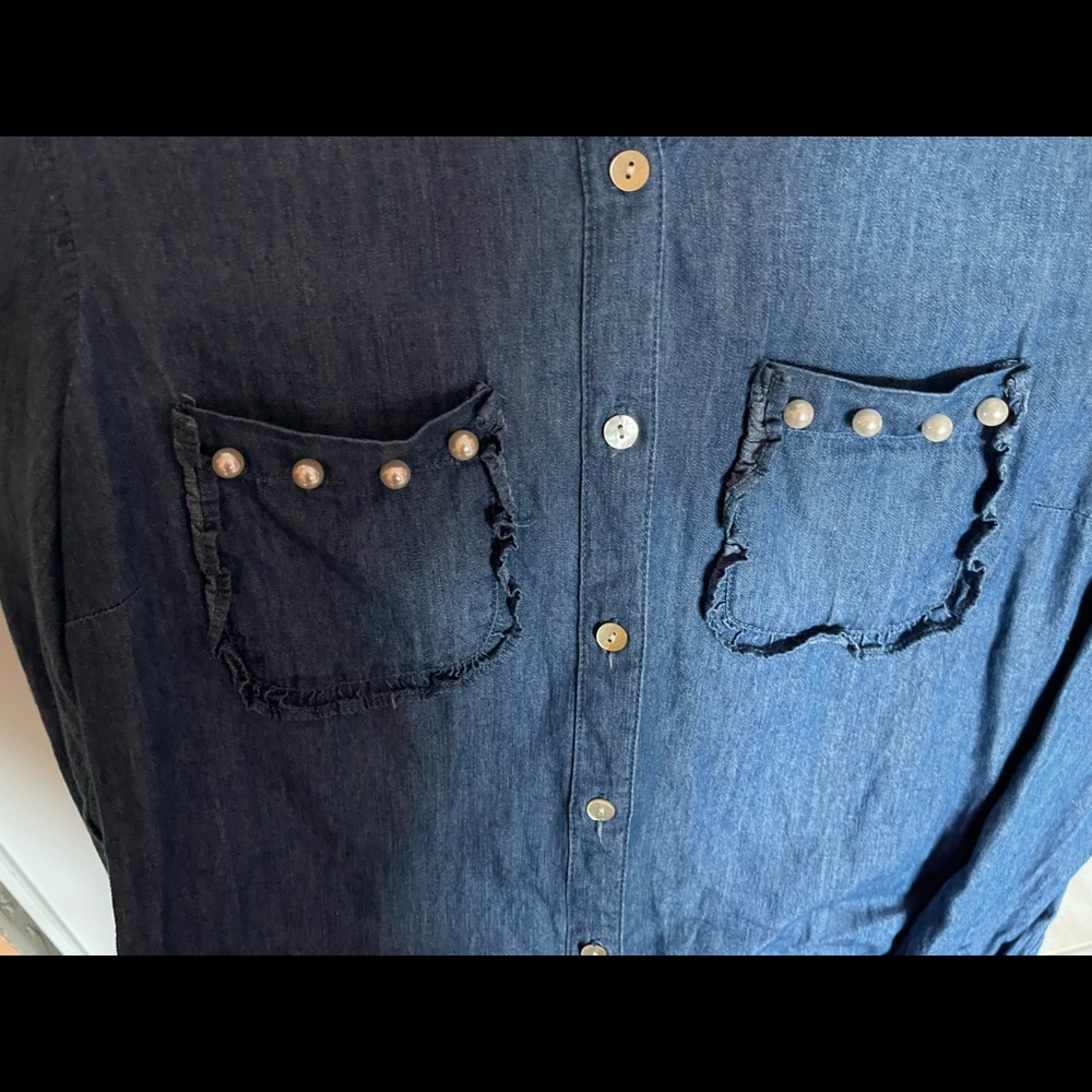 slim fit denim blouse with pearls - Picture 3 of 6